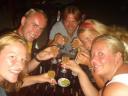 Gezellig drinken op het strand
