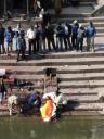 Reiniging in Bagmati rivier