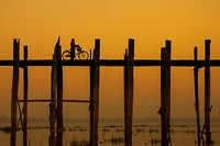 U-bein brug