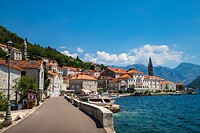 2. Perast