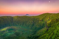 4. Zonsondergang caldeira Faial