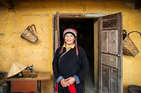 37. Vrouw in traditionele kleding
