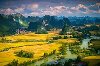 45. Uitzicht op Phong Nam vallei