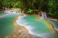 9. Kuang Si waterval