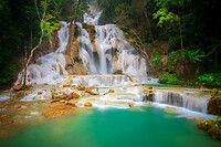 10. Kuang Si waterval