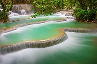 11. Kuang Si waterval