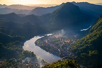 24. Nong Khiaw