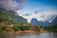 28. Nong Khiaw