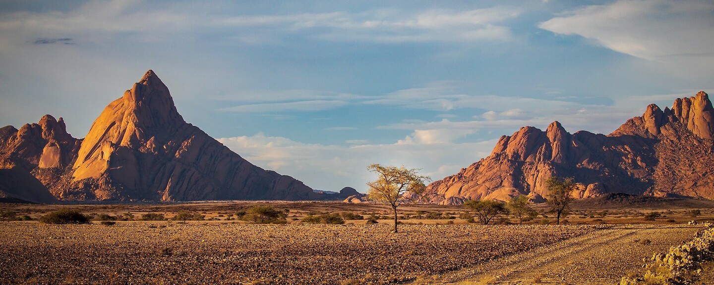 74. Spitzkoppe