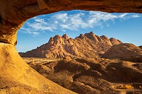 75. Spitzkoppe