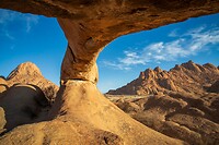 77. Rotsboog Spitzkoppe