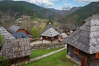 32. Drvengrad