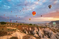 22. Luchtballonnen bij zonsopkomst