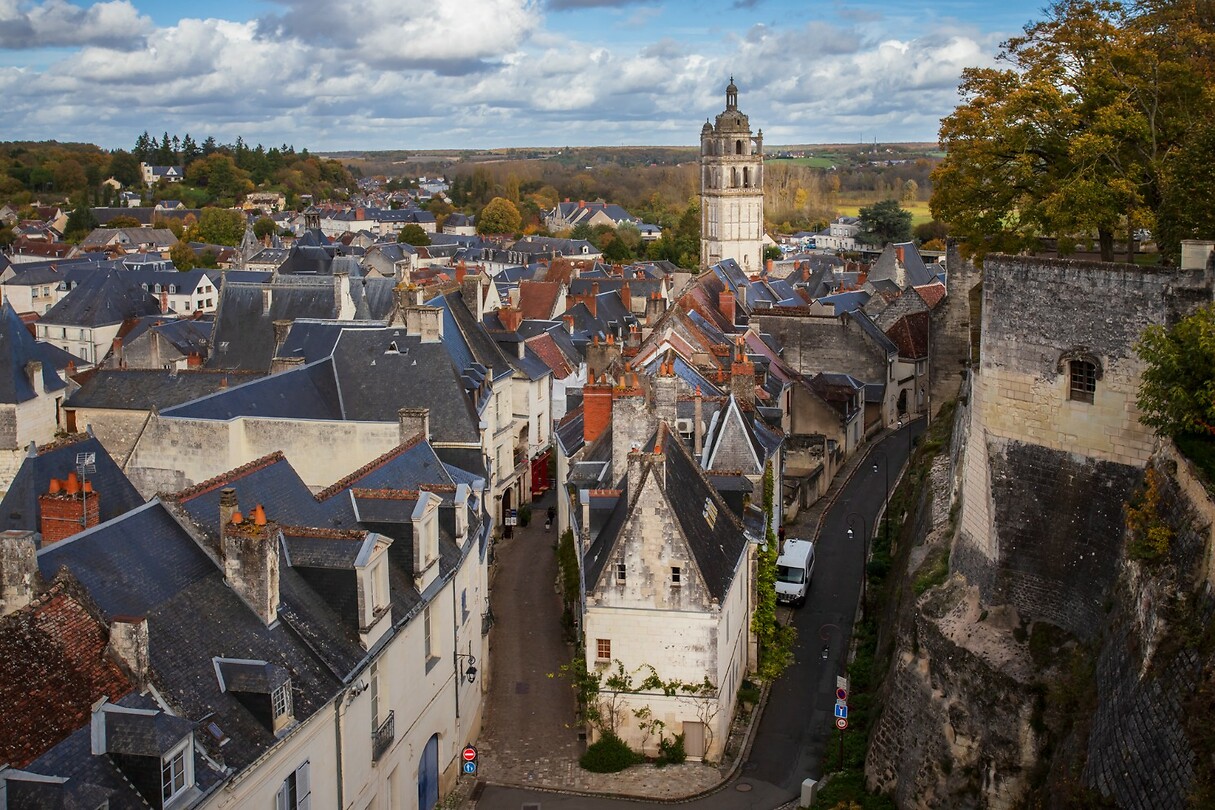 21. Loches