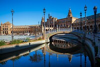 61. Plaza España