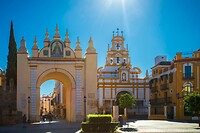70. Arco de la Macarena