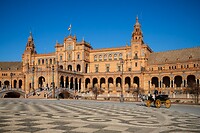 76. Plaza España