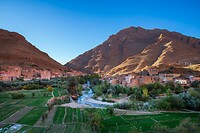 43. Todra kloof
