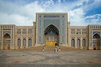 8. Hazrati Iman complex 