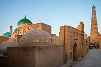 65. Moskee met Khodja minaret