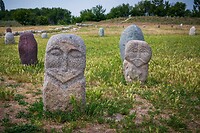 14. Steensculpturen