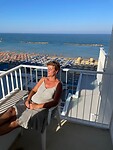 genieten van de zon vanaf ons balkon