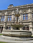 Fontein bij opera haus