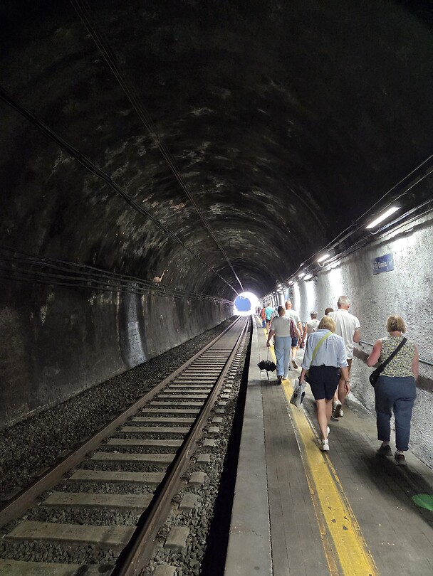 De spoortunnel