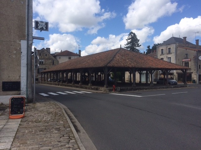 Markthal in Charroux