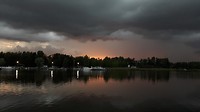 Onweerswolken tijdens zonsondergang, Helsink