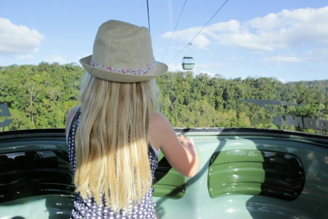 Aan het eind van de middag met de kabelbaan over de jungle terug van Kuranda naar Cairns