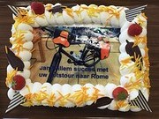 Eerst nog taart op kantoor