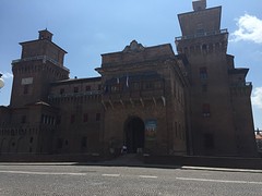 Toch maar een foto in Ferrara