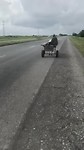 Voorbij razend verkeer.