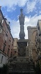 Naast de duomo … het lijkt een heel devote  stad