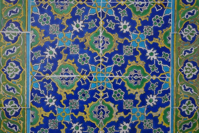 Een tegel uit de buitenwand van de troonzaal van het paleis Topkapi.