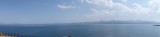 Panoramafoto van het meer van Sevan (rechterkant).