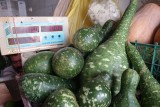 Dit moet ik nog uitproberen : Tsjadou, een soort aubergine.