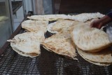 Het gebakken brood wordt op deze grill verkocht. Ik kreeg er een.