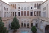 Nog zo een stadspaleis in Kashan. Hier zijn 5 van deze binnenpleinen.