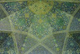 Blauw, groen en geel zijn de meest voorkomende kleuren in de Imam moskee