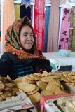 Koekjeshandelaarster in de bazaar van Mary.