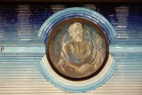 Dit relief komt precies uit een stripverhaal. Het hangt ook in het metrostation.
