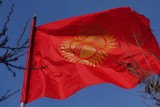 De mooie vlag van Kirgizië (de mooiste tot nu toe).