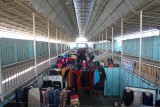 Deze hele bazaar is opgebouwd uit containers. Een containerdorp zeg maar.