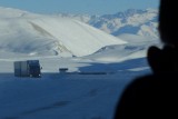 Op 3000 meter hoog met de rug van onze chauffeur want ik zat achteraan.