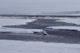 De rivier Kyzyl-Suu vertaald `Rood water` loopt door de hele Alai vallei.