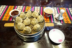 De gezouten boterthee uit `Kuifje in Tibet` met Momo (tibetaanse dumplings)