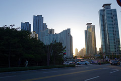 Zonsondergang weerkaatst op Pusan.
