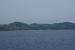 De kustlijn van het eiland Tshushima 2 uren varen voor Fukuoka.